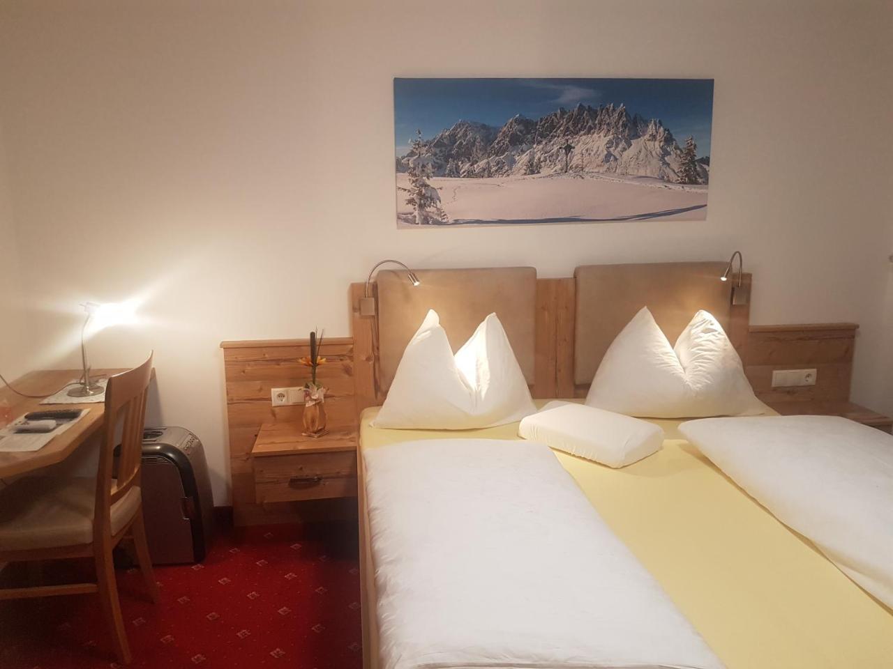 Hotel Oberauer - Eco Familien Hotelpension 3*